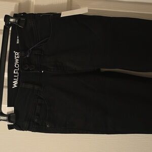 WALLFLOWER BRAND WOMEN'S JUNIOR SIZE BLACK CROP JEANS SIZE 1/25